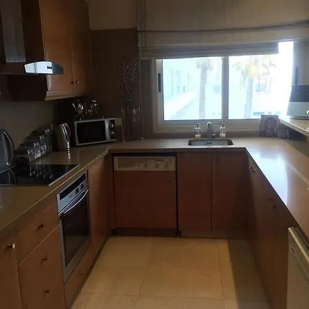 Mackenzie Sunrise Eftyhia Court Апартаменты *