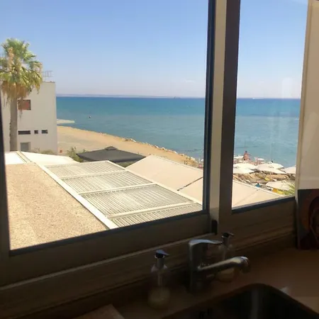 Mackenzie Sunrise Eftyhia Court Апартаменты